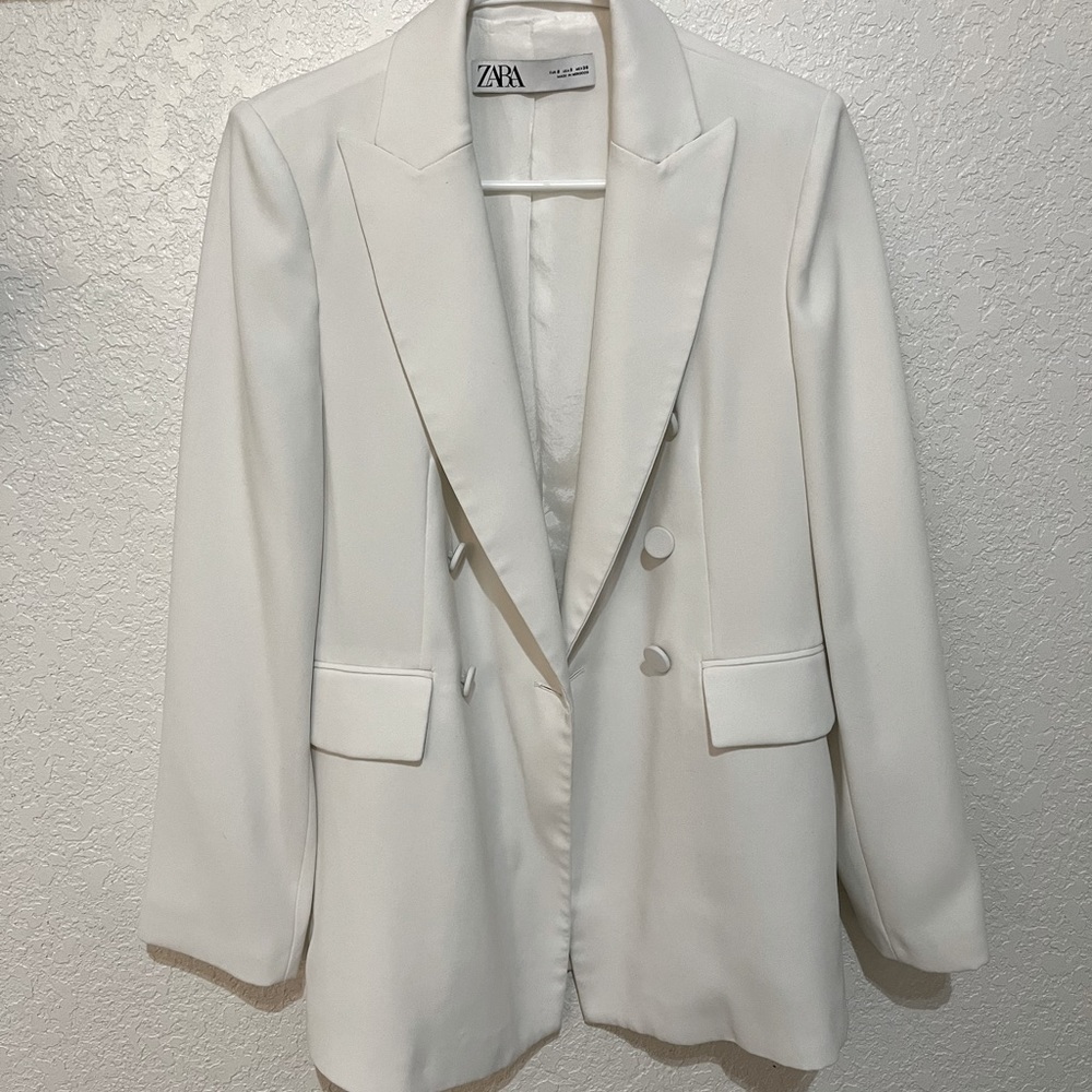 Zara White Blazer Gem